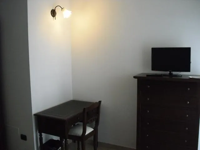 Residenza Sulla Roccia 招待所 3*